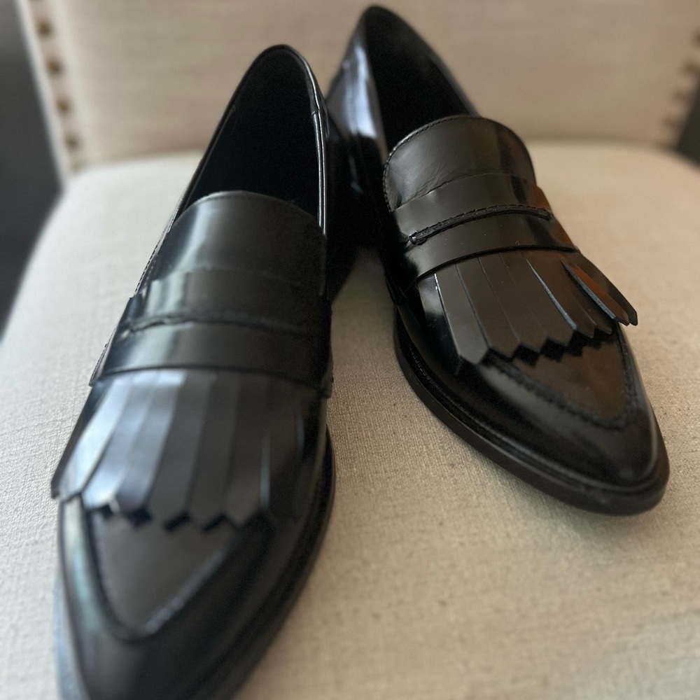 NWOB Elegant Black Loafers for women made in Portugal